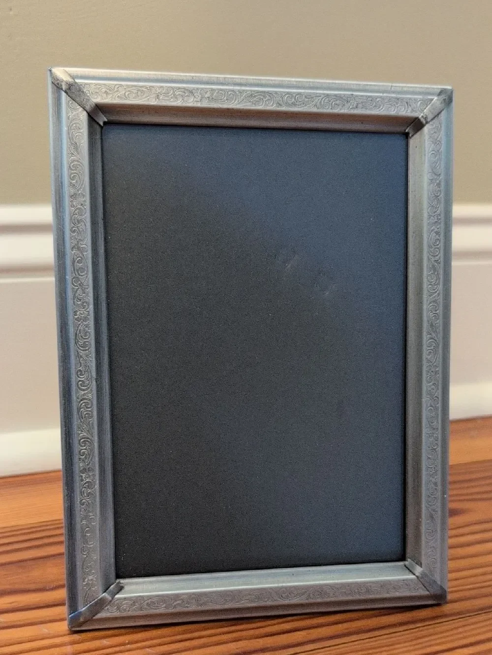 Classic Vintage Ornate Etched Silver Metal Picture Frame 4.5 x 6 Photo Opening